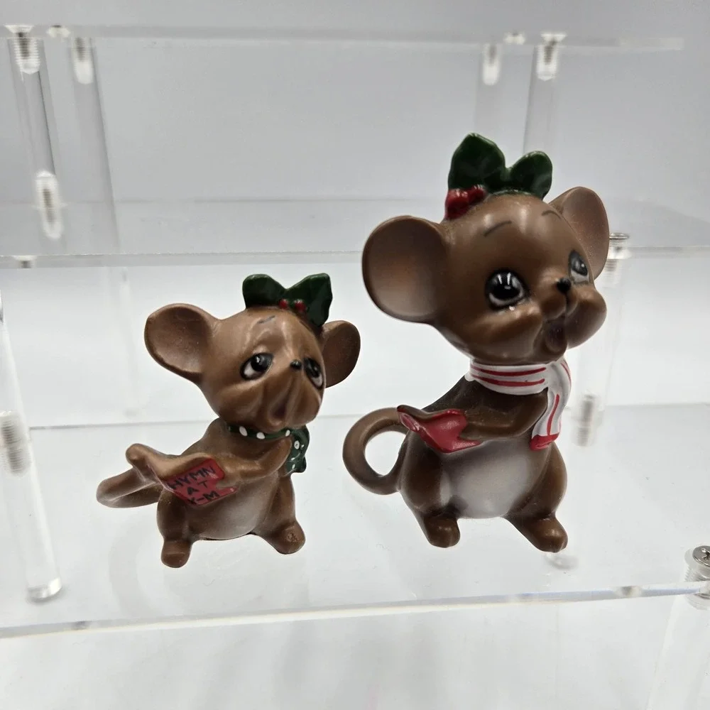 2 VTG Josef Originals Merry Christmas Caroling Mouse Village Porcelain Figurines